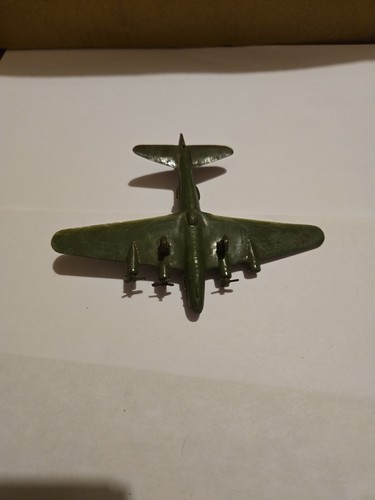 Vintage Renwal Product No. 25 plastic B-25 Mitchell bomber toy plane Green - Picture 2 of 11