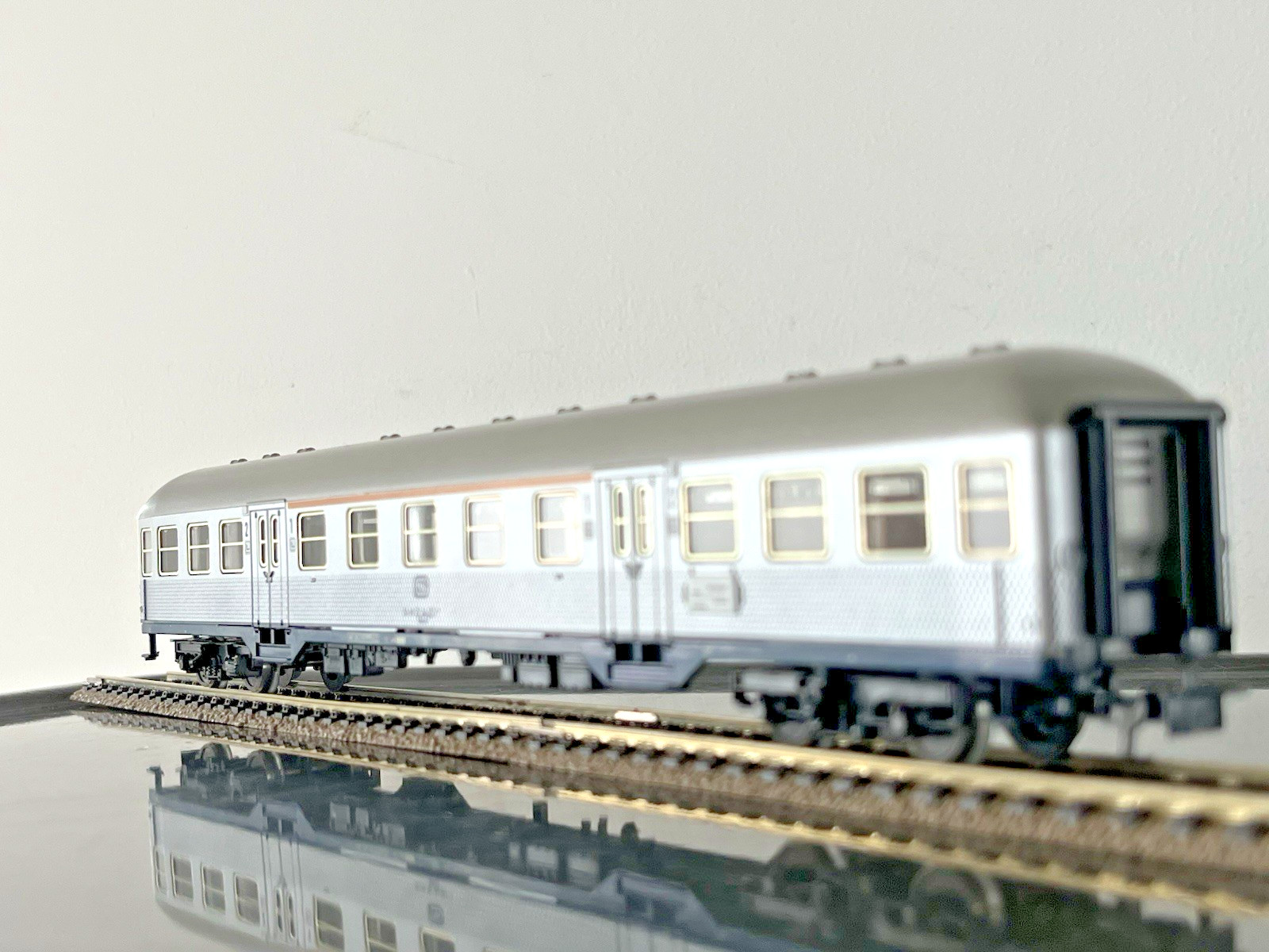 Voiture Märklin 4158 DB pour compléter votre rame de train miniature HO neuve