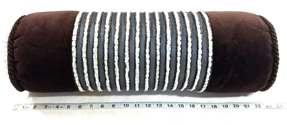 "Almohada acolchada a rayas marrón azul colección Austin Horn 23""x7"" hecha en EE. UU. Foto 4 de 4