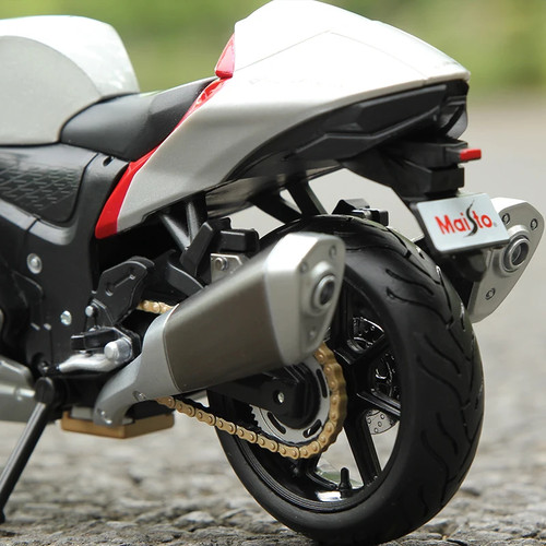 Maisto 1:12 Suzuki Hayabusa 2022 Sportster Motorcycle Model Static Die Cast - Picture 6 of 9