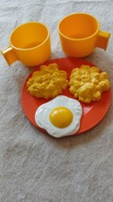 fisher price fun with food 2scrambled eggs 1 fried , plate cups orange