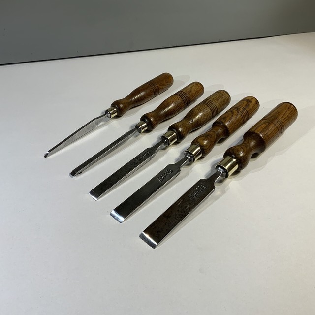 5 VINTAGE SWEARBY SHEFFIELD CARPENTERS WOOD CHISELS WITH ASH HANDLES 1/