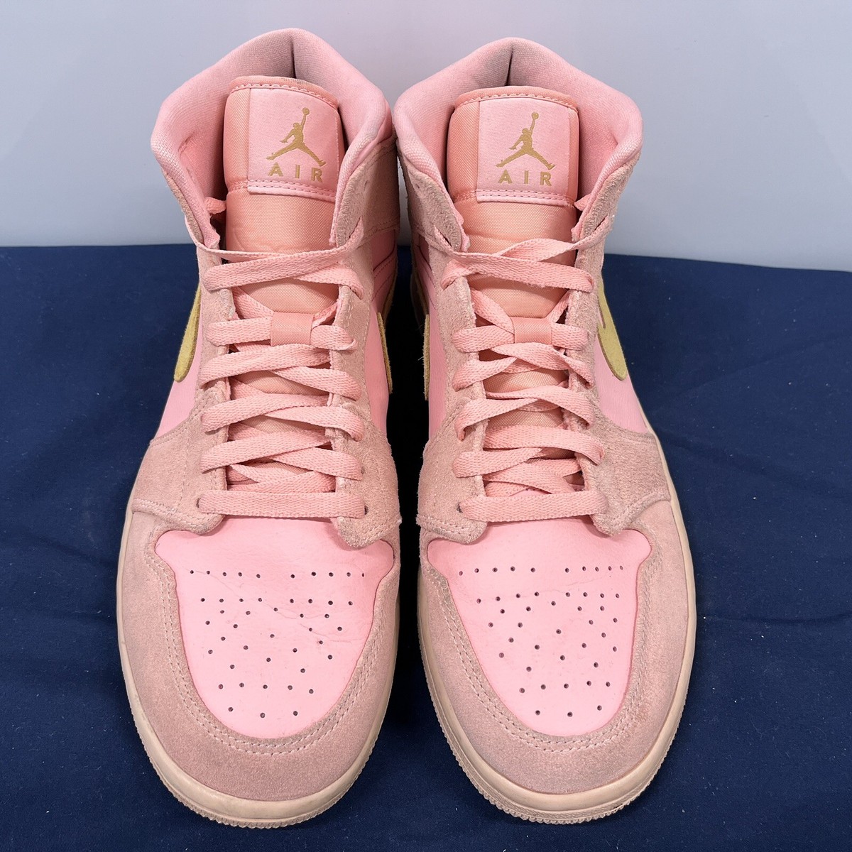 AIR JORDAN 1 MID CORAL GOLD 2019 - SIZE 9 It main image 4