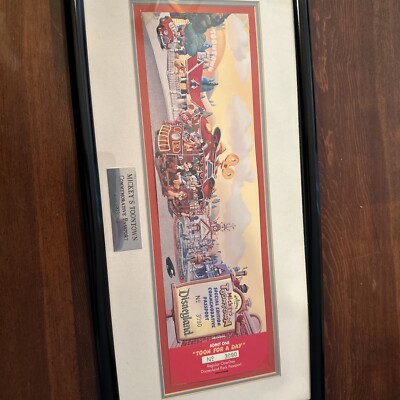 なぁ DISNEYLAND COMMEMORATIVE PASSPORT Disneyland ToonTown Commemorative Passport, Framed 1993 Mint