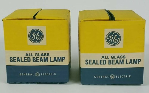Lot of 2 Vintage GE No 4461 12.8V 60W All Glass Sealed Beam Lamp Made in USA New - Picture 2 of 6