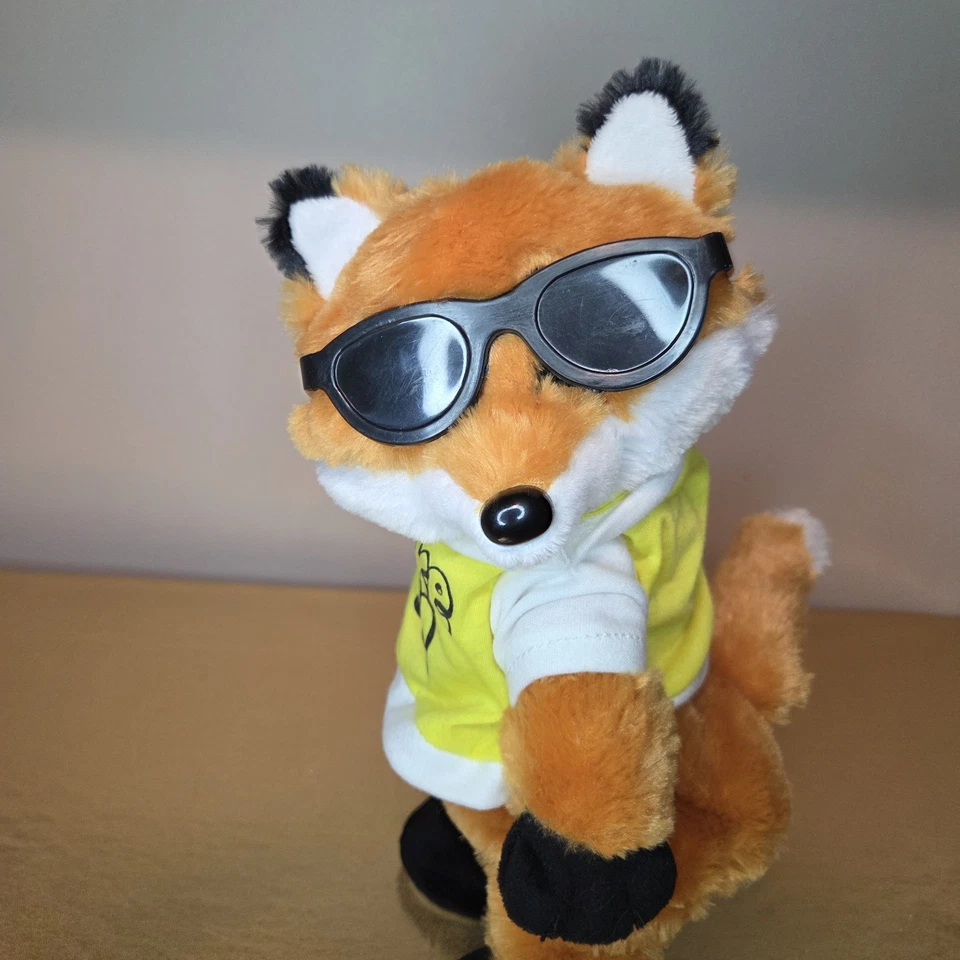 SINGING DANCEING AND TWERKING 15" FOXY FOX -SINGING" FIREBALL Video - Image 3 of 4