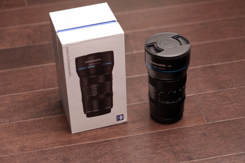 SIRUI 24mm Anamorphic Lens F2.8 1.33X APS-C Lens for E Mount, Blue Flare