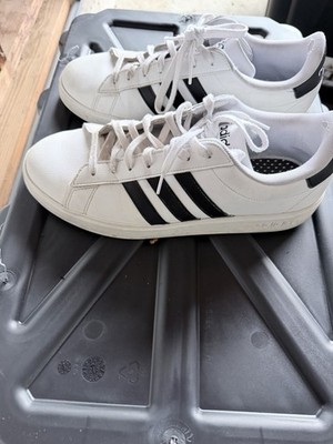 adidas Men s White/Black Low Top Lace-Up Striped Athletic Sneakers