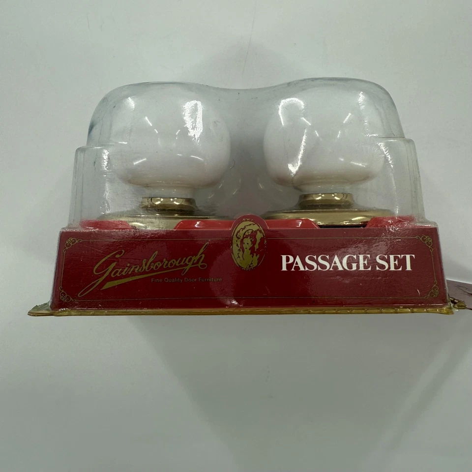 Juego de perillas de puerta Gainsborough interior blanco cerámica latón 30SFHHB6G0 par Foto 3 de 4