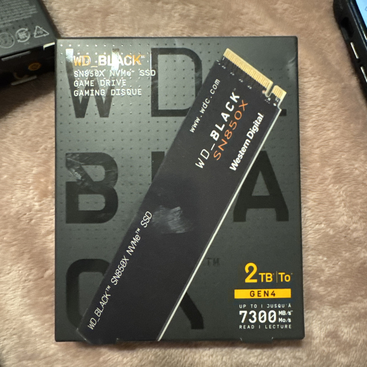 Western Digital WD_BLACK SN850X 2TB NVMe Internal SSD Western Digital WD_BLACK SN850X 2TB NVMe Internal SSD