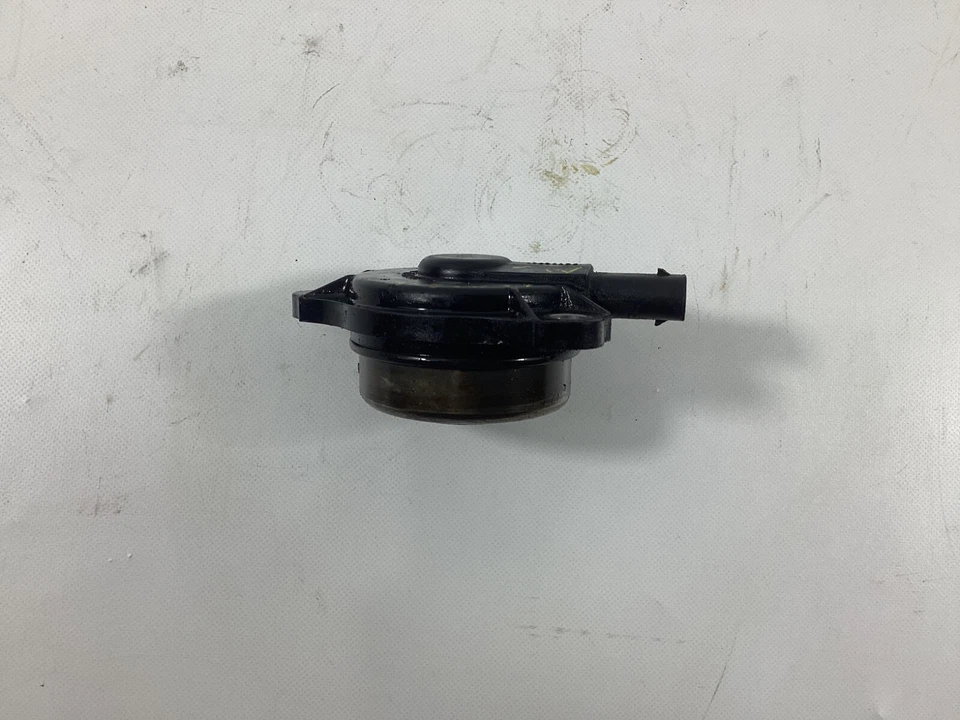 Imán ajustador del árbol de levas del motor Mercedes-Benz ML350 2006-2011 A2720510177 OEM. Foto 2 de 4
