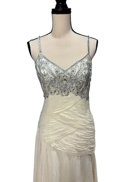 Sue Wong 象牙色串珠褶皱雪纺连衣裙 10 码 329 美元 — 第 3/3 张图片