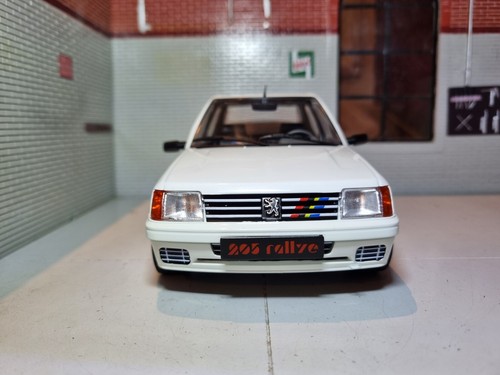 Peugeot 205 Rallye 1:18 1.9 White 1988 Diecast Detailed Scale Car Solido Mk1 - Picture 2 of 9