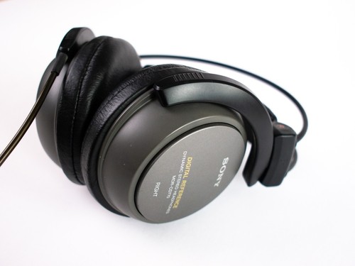 Vintage SONY MDR-CD770 DIGITAL REFERENCE dynamic STEREO HEADPHONES Tested - Picture 2 of 11