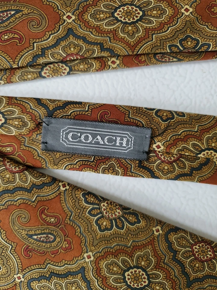 Corbata Coach 100 % seda italiana cachemira para hombre 3,5" x 57". Hecho en USA Foto 4 de 4