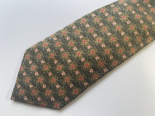 Authentic Hermès Classic Floral Silk Tie (Moss Green & Coral) - Picture 4 of 5