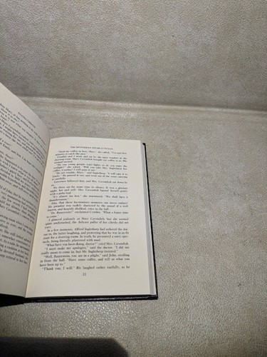 The Agatha Christie Mystery Collection-- You Pick Your Title - 第 404/525 張圖片