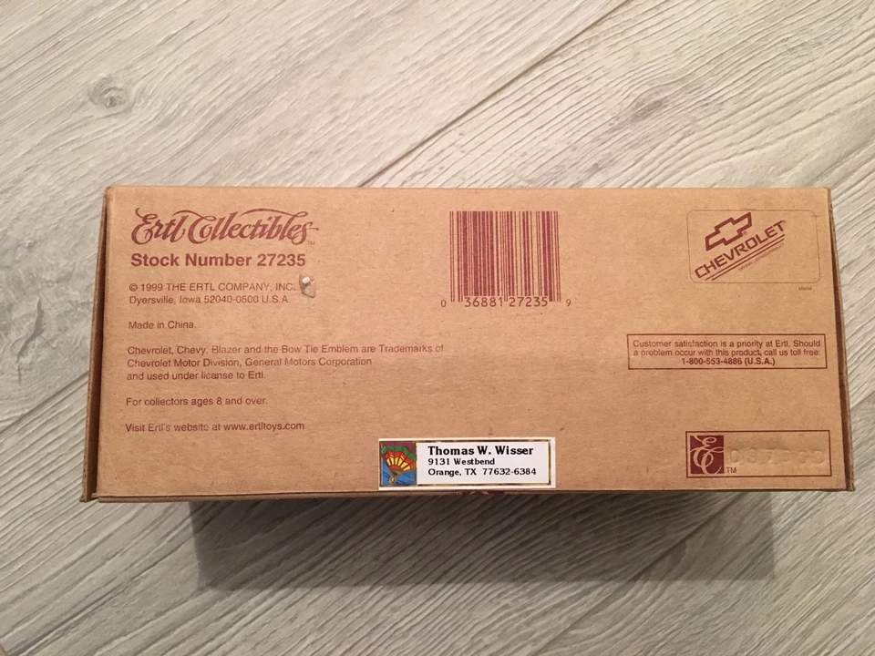 1:25 1969 CHEVY BLAZER ERTL COLLECTIBLES NUOVO - Immagine 3 di 4