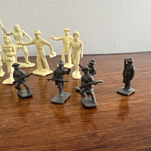 28 figuras de plástico marfil suave de Marx años 50 - Imagen 2 de 17