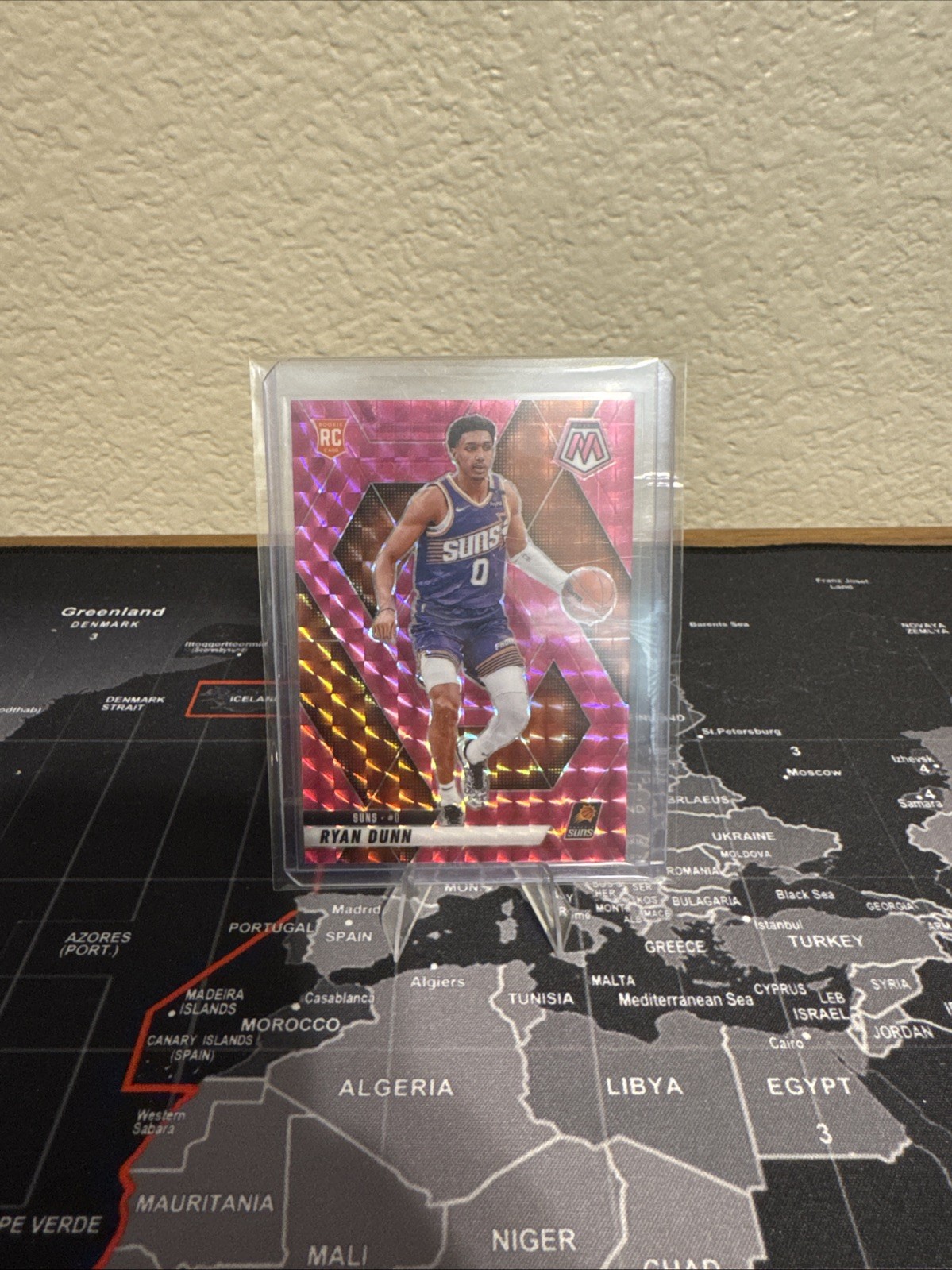 2024-25 Panini Mosaic Rookies Ryan Dunn #233 Pink Mosaic Prizm /175 (RC)