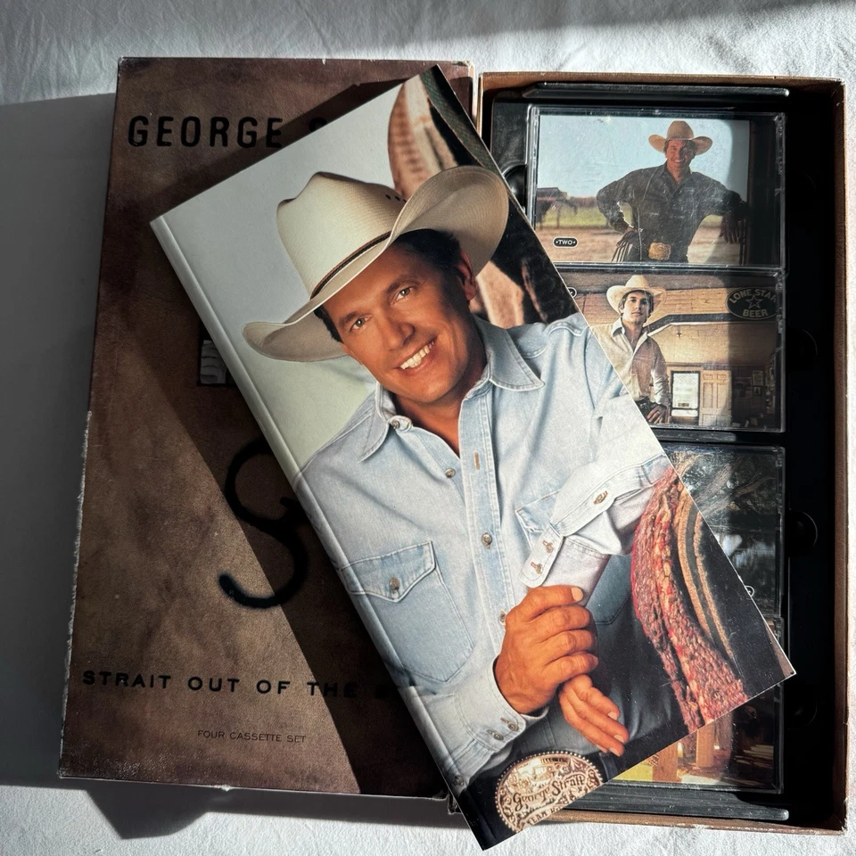 George Strait. Strait Out Of the Box. 4 Cassette set with booklet. 72 tracks. - Image 4 of 4