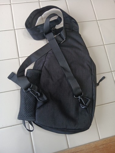 Maxx Gear Essential Compact Backpack Bag in Classic Black Microfiber Insulated - Picture 3 of 4