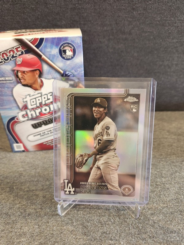 2025 Topps Chrome Update Series - Hyeseong Kim #USC149 Sepia Refractor (RC)