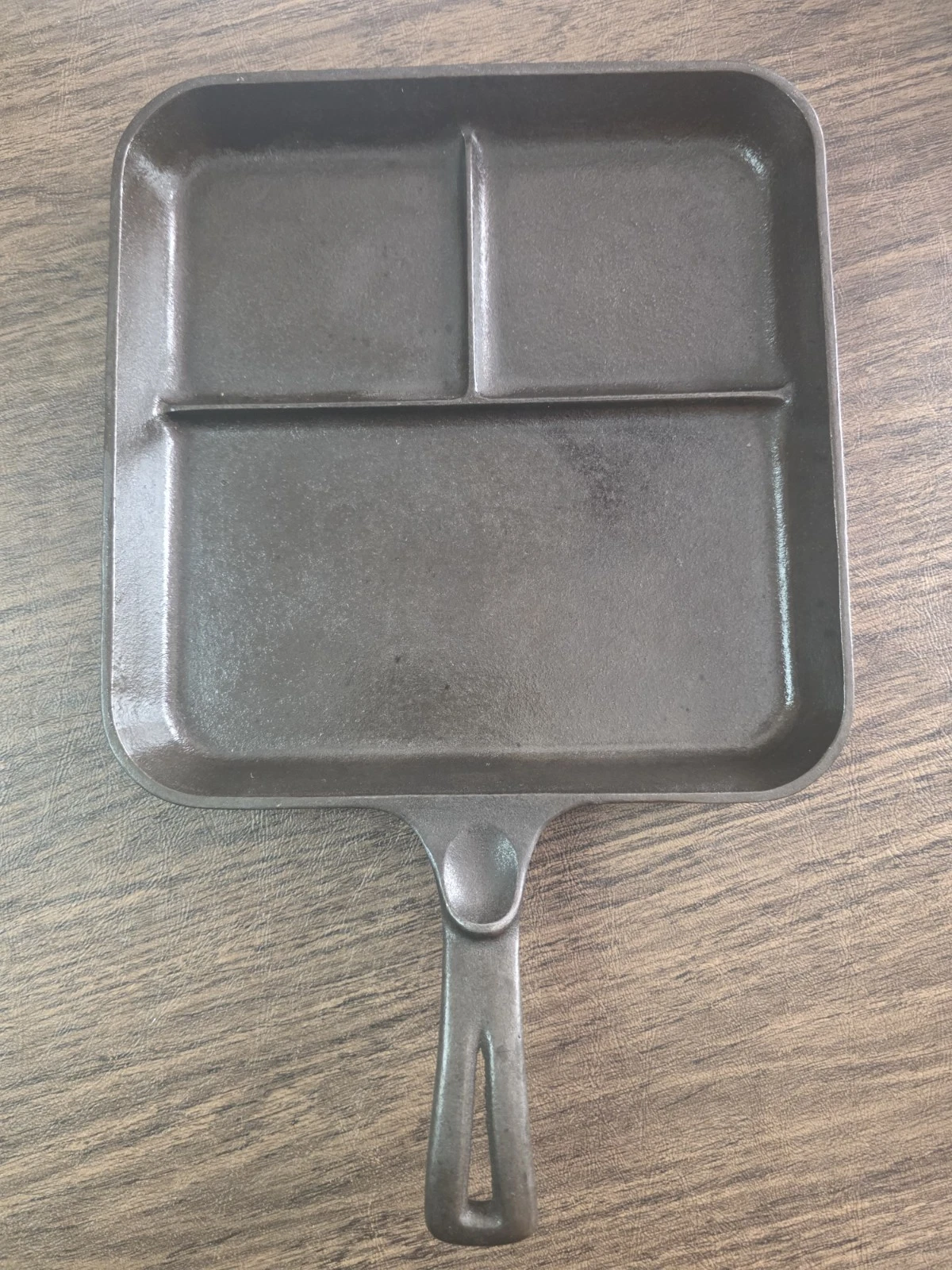 Wagner Ware Bacon and Egg Breakfast Skillet Divided Cast Iron 1101C
Opens in a new window or tab