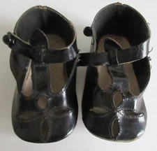 Vtg Black Patent Leather Baby Shoes Black Bead Closure for T-strap 4 1/4” long