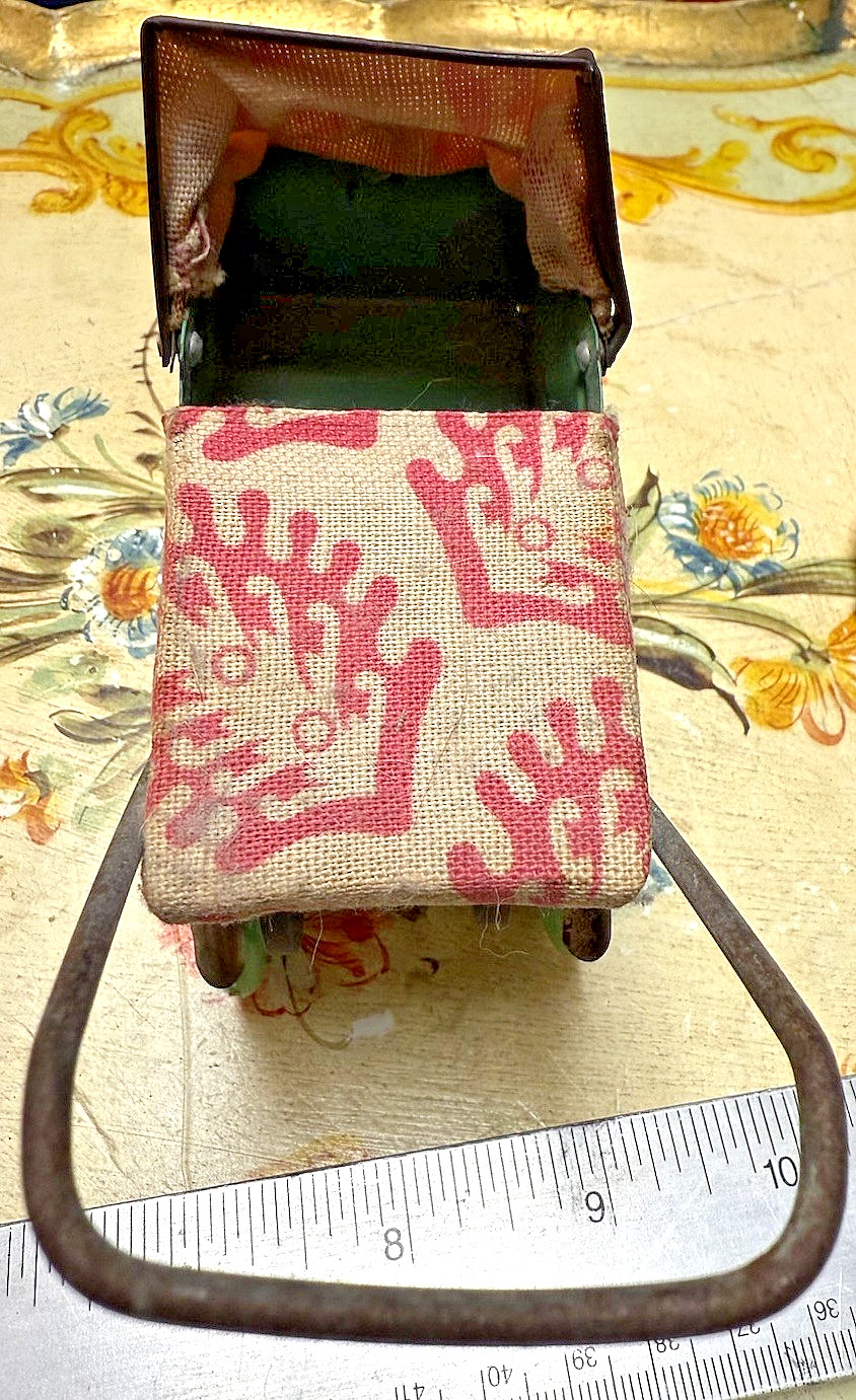 ANTIQUE VINTAGE OLD TIN PAINTED DOLLHOUSE  PRAM BUGGY COACH W BABY DOLL JAPAN