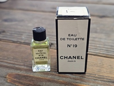 Chanel No 19 Eau de Toilette MINI Bottle 4.5 ml | eBay