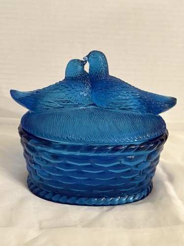 Vtg Westmoreland Oval Cobalt Blue Glass Lovebirds On Basket Covered Dish 8"x7" - Picture 2 of 18