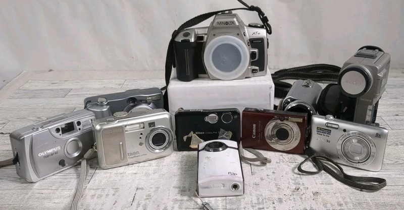 Lot of 10 Untested Digital Film Cameras/Camcorders - For Parts/Repair - Lot  #2