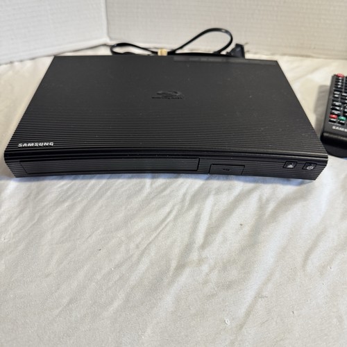 Samsung BD-J5700 Smart Wi-Fi Curved Blu-Ray & DVD Player w/ Remote & HDMI cable - Picture 2 of 5