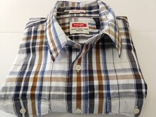 wrangler Flex for comfort classic style button up plaid shirt