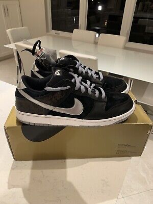 NIKE DUNK LOW PREMIUM SB TAKASHI 2 BLACK METALLIC SILVER NIKE DUNK LOW PREMIUM SB TAKASHI 2 BLACK METALLIC SILVER