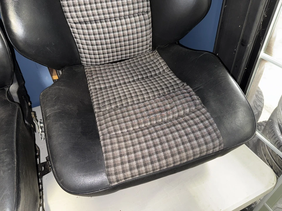 梅赛德斯-奔驰 W201 190e 2.3-16 考斯沃斯 16v 前格子座椅 — 第 4/4 张图片