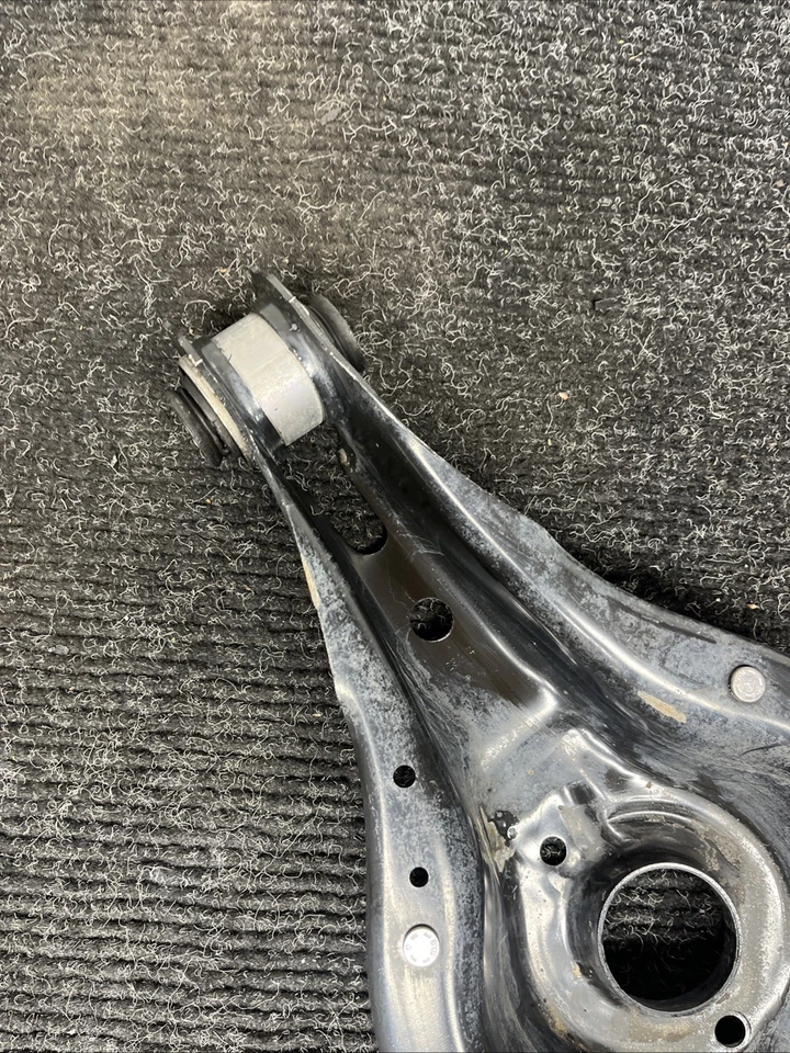 ☑️ 13-20 BMW 340i 330i 328i 335 F30 F31 Brazo de control inferior trasero puntal enrollable Foto 2 de 4