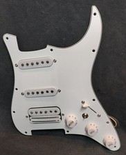 Battipenna HSS bianco caricato per Strat con ponte GM Tri-Coil. A5 62z's & Mods