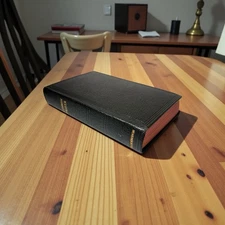 The Book Of Common Prayer And Sacraments Church Of England Cambridge Pocket Size