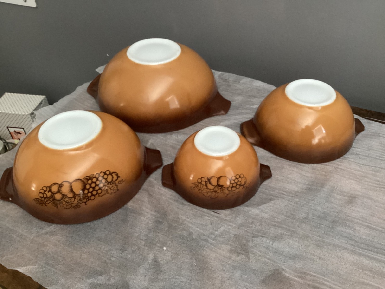 Set Of 4 Pyrex Old Orchard Cinderella Milk Glass Mixing Bowls