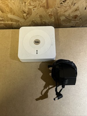 Yale Home Alarm Smart Hub 2.0 SR-HUB mit Stromkabel.