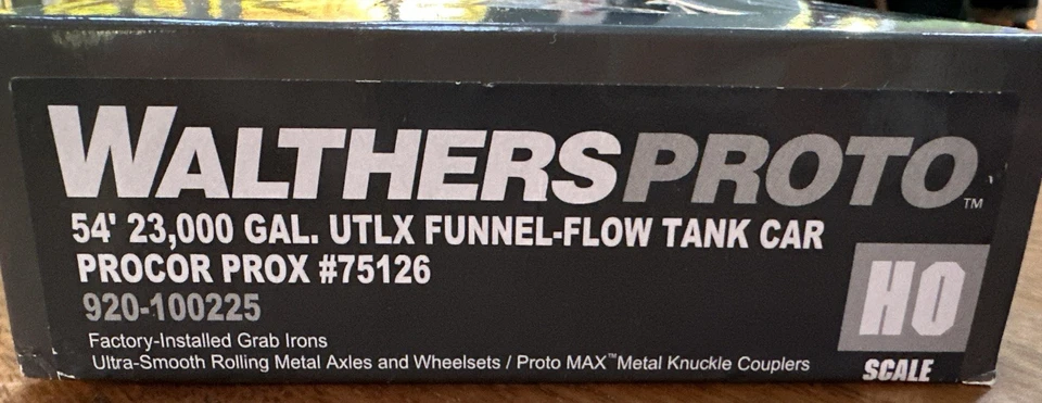 Walthers PROTO 920-100225 54’ UTLX 23000g Funnel Flow Tank Car Procor 75126 NY - Image 2 of 4