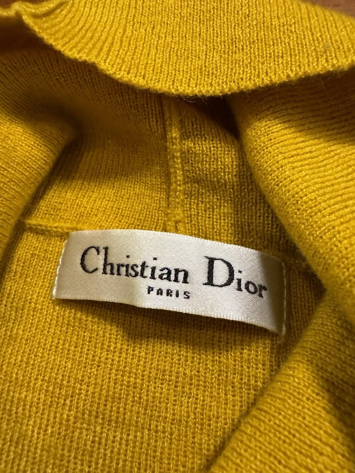 Suéter Christian Dior Paris para mujer amarillo mostaza lana cachemir cuello alto 4 Foto 2 de 4