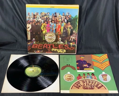 THE BEATLES Sgt. Pepper's Lonely Hearts Club Band Vinyl LP 1971 SMAS-2653 Apple