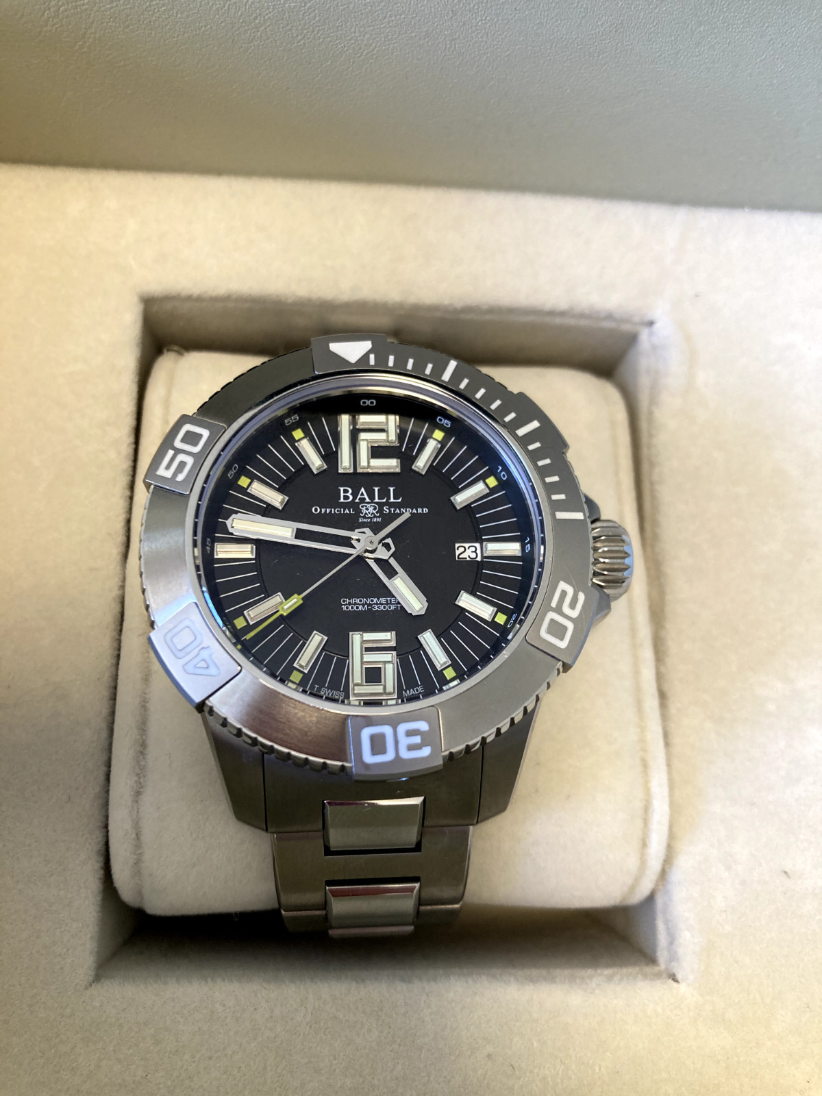 BALL Engineer Hydrocarbon DeepQUEST II Watch DM3002A-SC-BK
