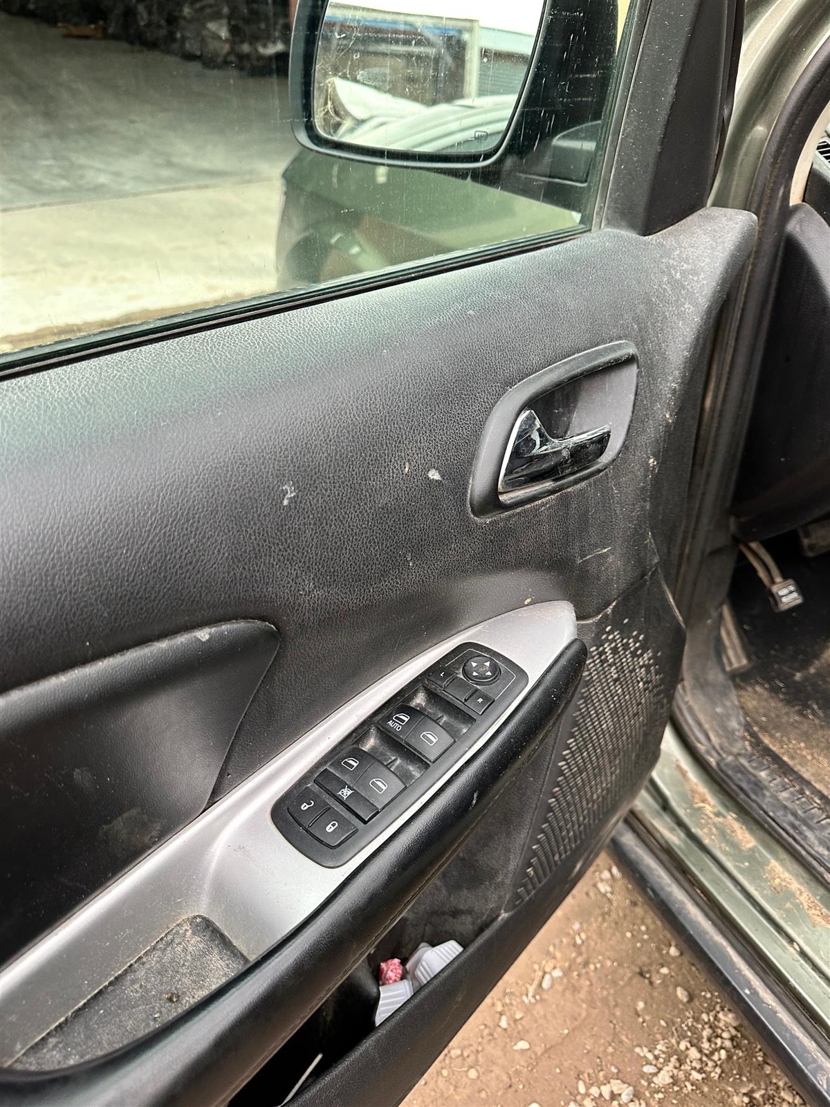 Used Rear Right Door Glass Rear fits: 2016 Dodge Journey privacy tint Rear Right