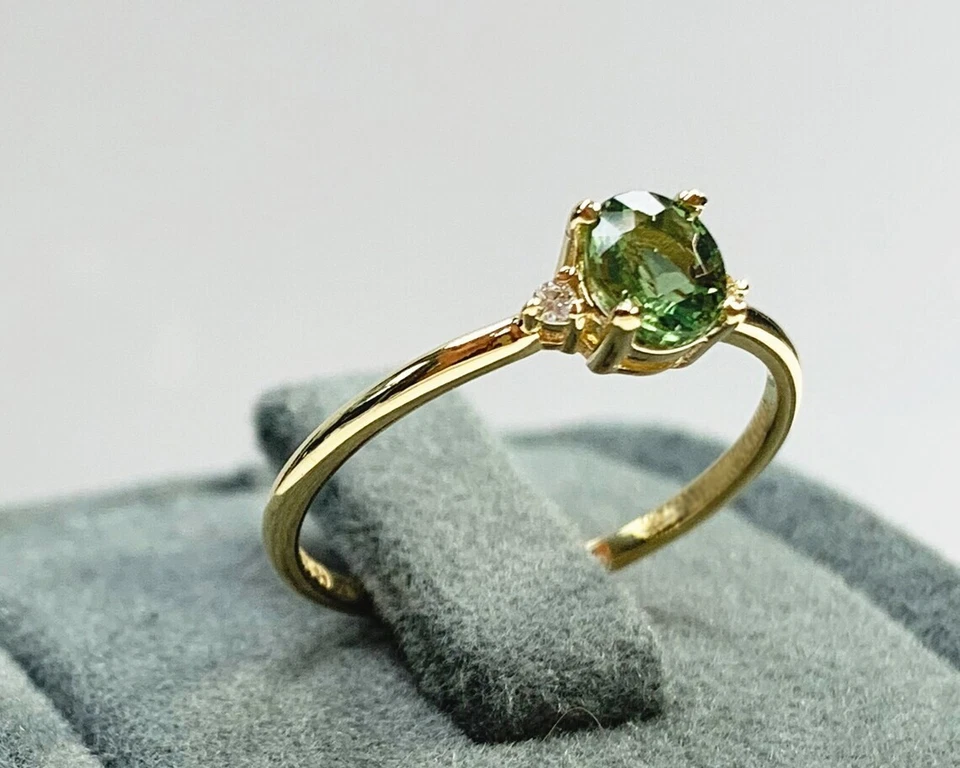Simulated 0.63CT Peridot & Moissanite Women 3 Stone Ring In 10K Yellow Gold - Image 2 of 4