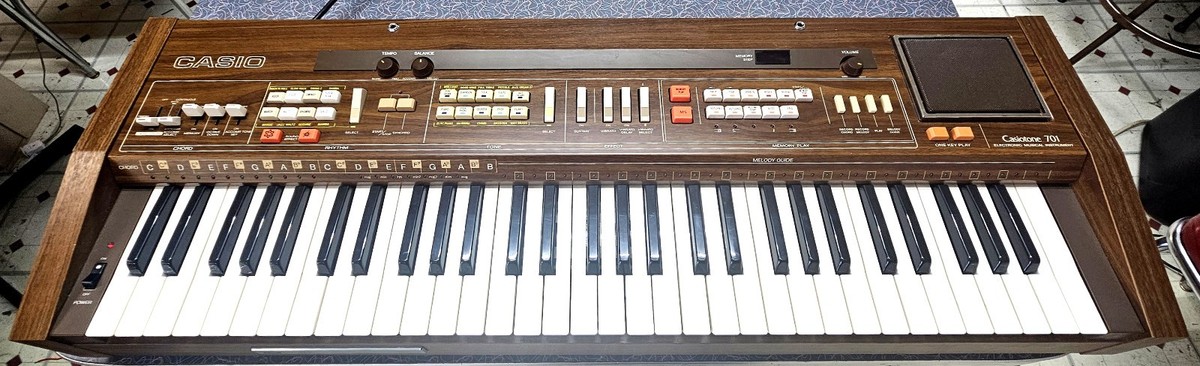 CASIO（カシオ）カシオトーン701　Casiotone701　61鍵盤 CASIO Casiotone 701 CT-701 Vintage Keyboard Fully Tested