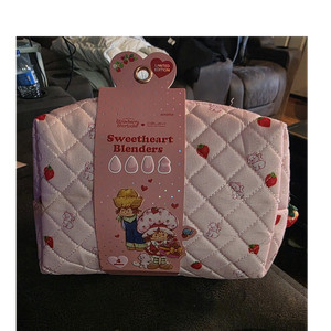 Strawberry Shortcake Limited Edition Makeup Bag Pink Strawberry Print Zipper